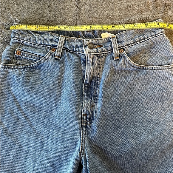 90s Vintage Levi's 550 High Rise Light Blue Denim Shorts Classic Fit - Picture 6 of 8